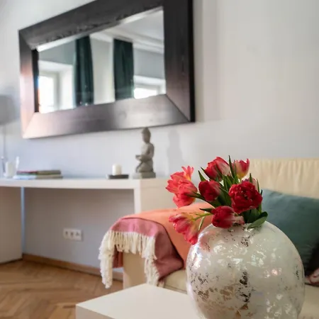 Old Town Heart Xvii - Freta Luxury