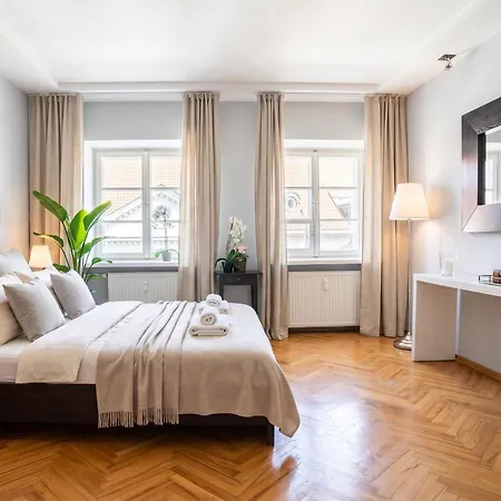 Old Town Heart Xvii - Freta Luxury