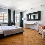 Old Town Heart Xvii - Freta Luxury