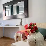 Old Town Heart Xvii - Freta Luxury