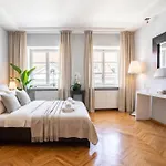 Old Town Heart Xvii - Freta Luxury
