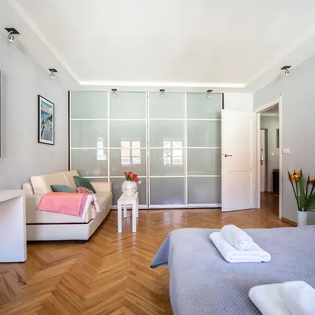 Old Town Heart Xvii - Freta Luxury