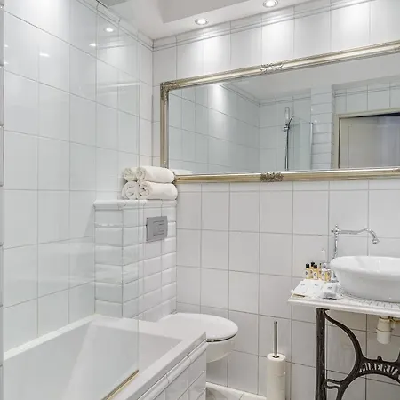 Old Town Heart Xvii - Freta Luxury